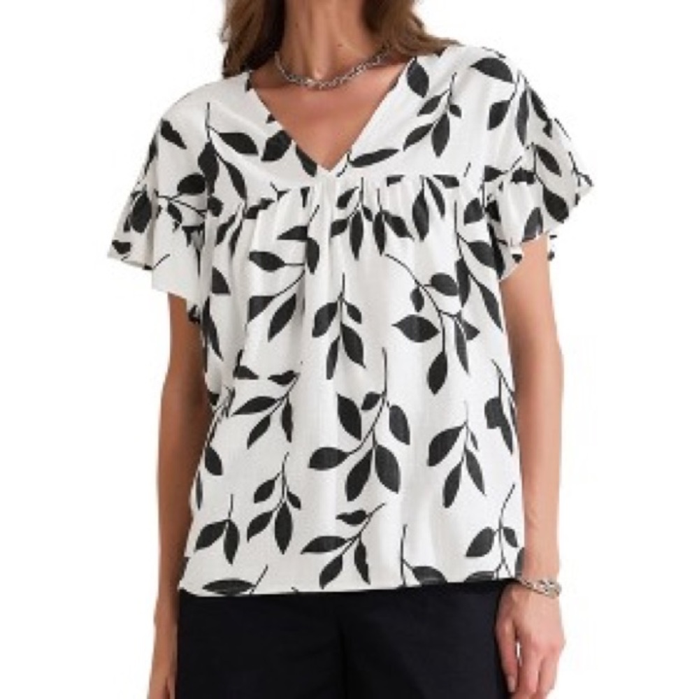Black and White Leaf Print Women's Top Size 3XL NWOT

Bloom Chic